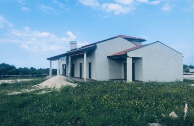 Casa in costruzione, Nova Vas